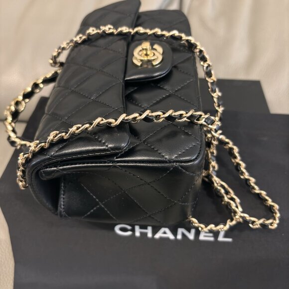 Chanel Classic Flap Bag - Black Quilted Leather with Gold-Tone Chain Strap - Picture 6 of 11